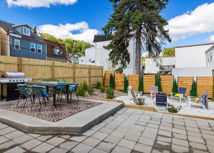 Chic With Large Private Yard! Hot Tub, Close To Downtown