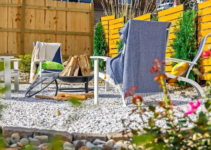 Chic With Large Private Yard! Hot Tub, Close To Downtown