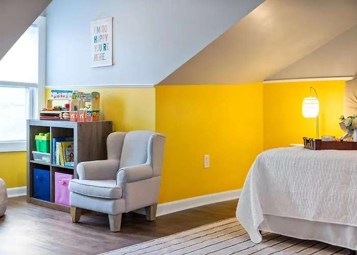Chic With Large Private Yard! Hot Tub, Close To Downtown *