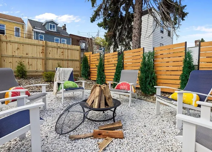 Chic With Large Private Yard! Hot Tub, Close To Downtown *