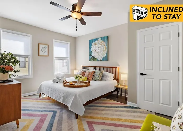 Сasa de vacaciones Chic With Large Private Yard! Hot Tub, Close To Downtown Pittsburgh